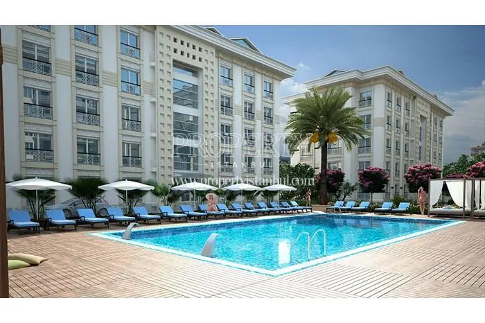 The outdoor swimming pool in Maritza Beykoz Vadi Evleri