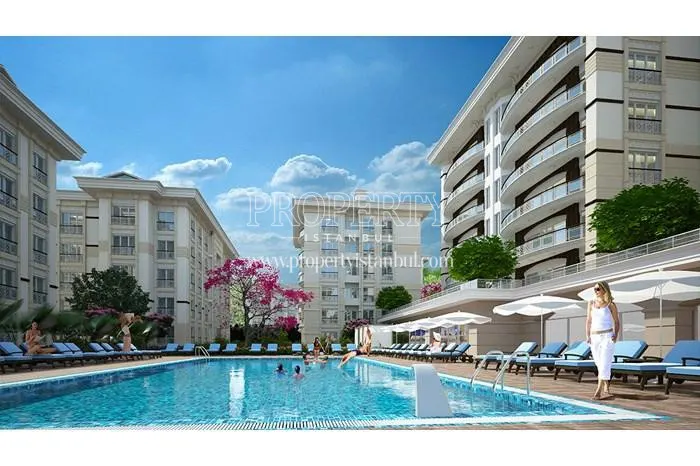 The outdoor swimming pool in Maritza Beykoz Vadi Evleri