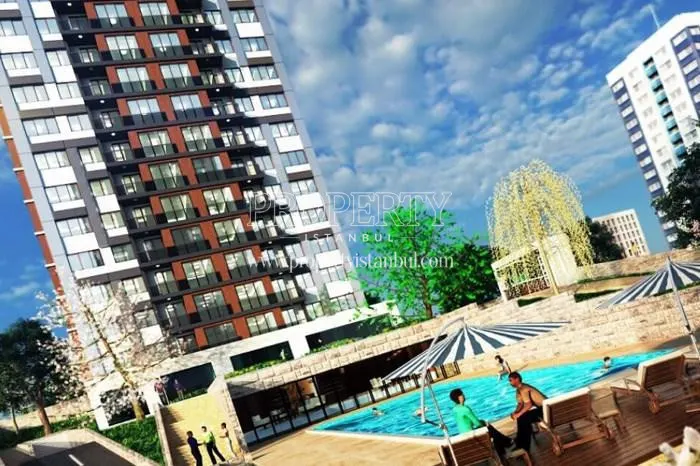 The outdoor swimming pool in Marmara Loft