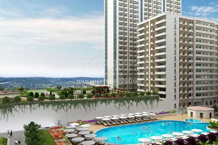 The outdoor swimming pool in Maximoon Evleri