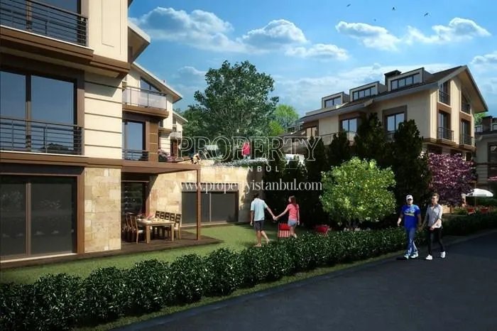Happy residents of Merkez Zekeriyakoy