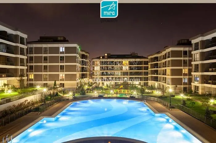 The inside of the Mira Cekmekoy compound at night