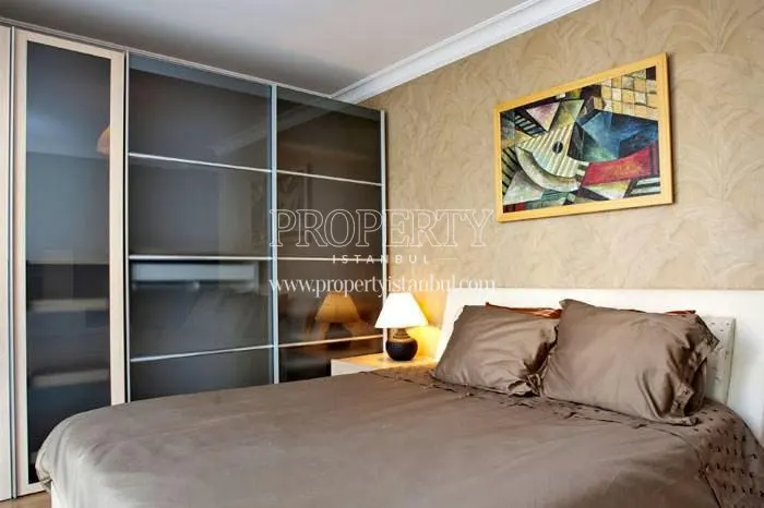 One of the master bedrooms in Mira Cekmekoy