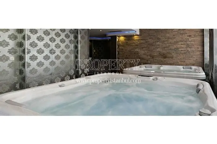 A luxury bathroom in Nazenin Konaklari