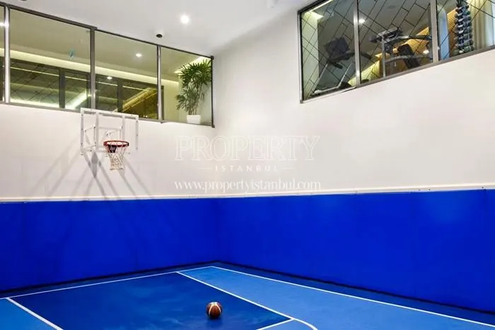 Indoor basketball court in the Nef Offices 09 Dort Levent building