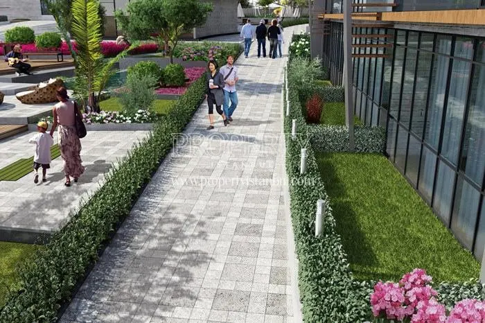 Walking track in the New Nisantepe Cekmekoy compound