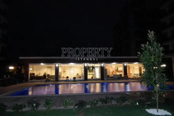 The outdoor swimming pool of New Yakacik