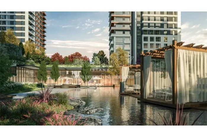 The pergolas on the artificial lake in Nidapark Kayasehir