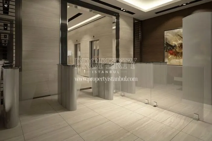 The entrance of the offices in Nurol Tower