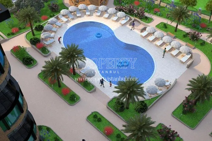 The outdoor swimming pool of Oasis Rezidans