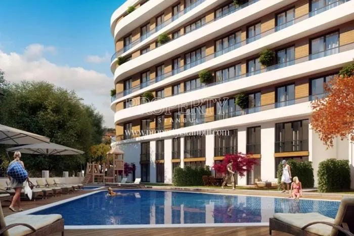 The outdoor swimming pool in Optimum 88