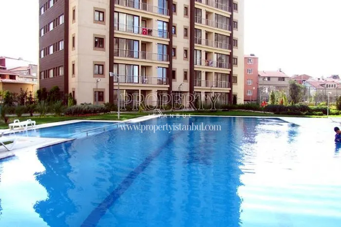 The outdoor swimming pool in Orion Park