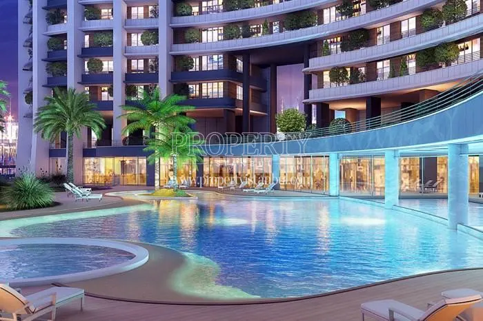 The outdoor swimming pool of the Ottomare Suites compound