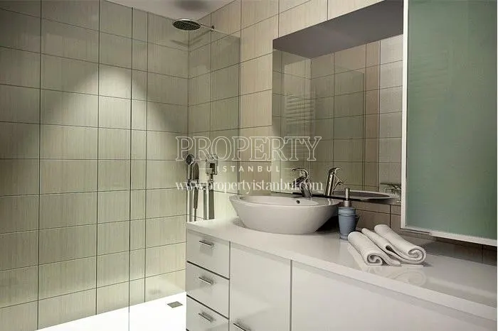 The small bathroom in one of the Panorama Pavli apartments