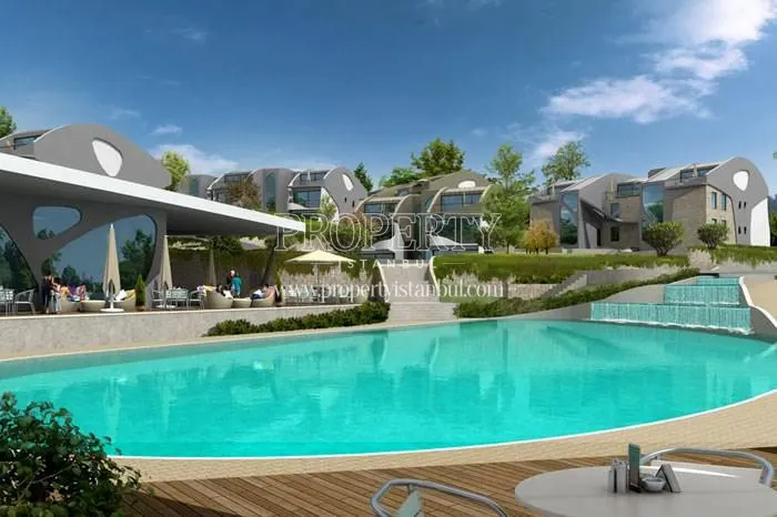The outdoor swimming pool in ParkONE