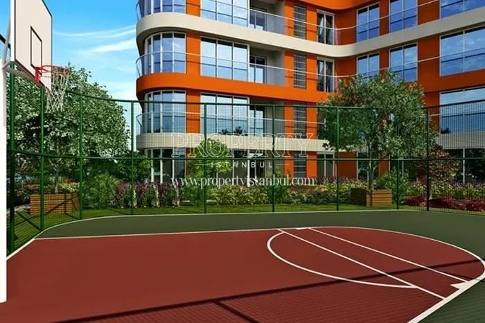 Basketball pitch in Park 34