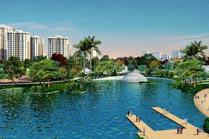 The lagoon in the Park Mavera compound