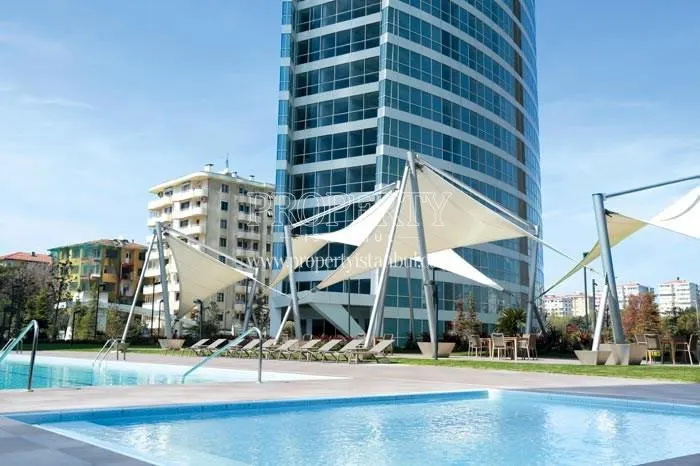 Outdoor swimming pools in Park Residences Cadde