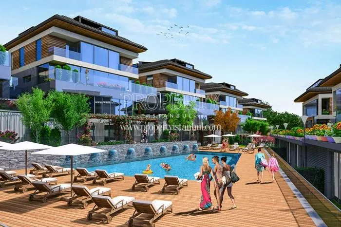 Pirlanta Camlica swimming pool