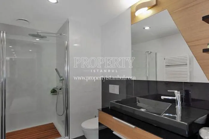 One of the bathrooms in Platform Merter