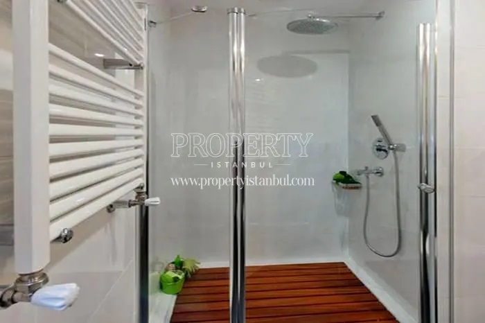 One of the bathrooms in Platform Merter