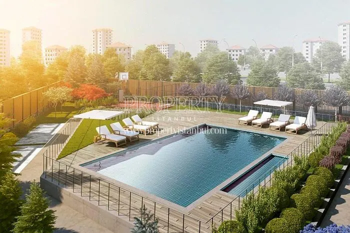 The big outdoor swimming pool in the Polat Ev Goztepe project