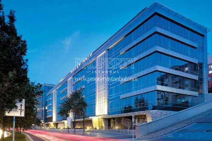 Polat Ofis at night