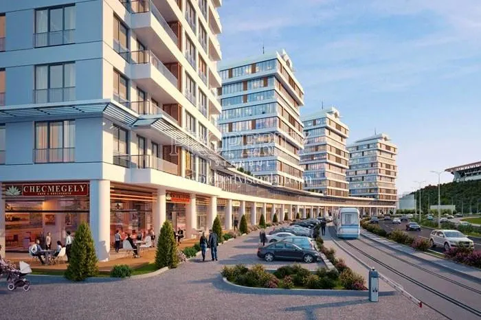 Parking lot in front of the shops in Porta Vadi