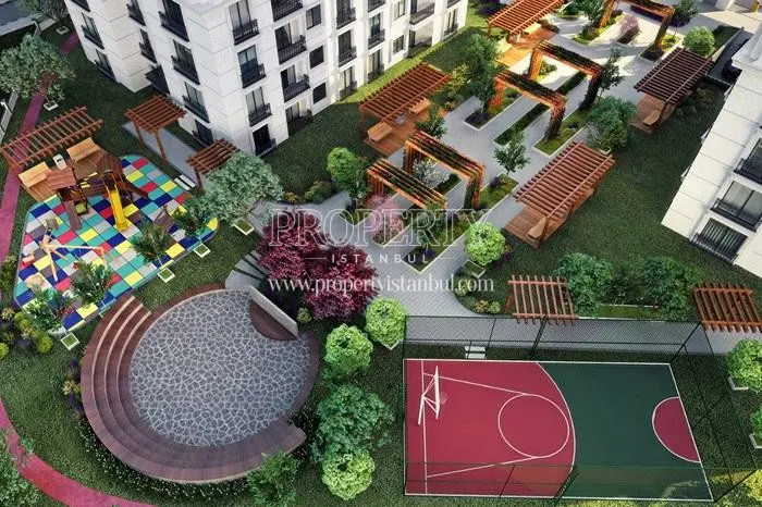 The basketball court in Portre Metro