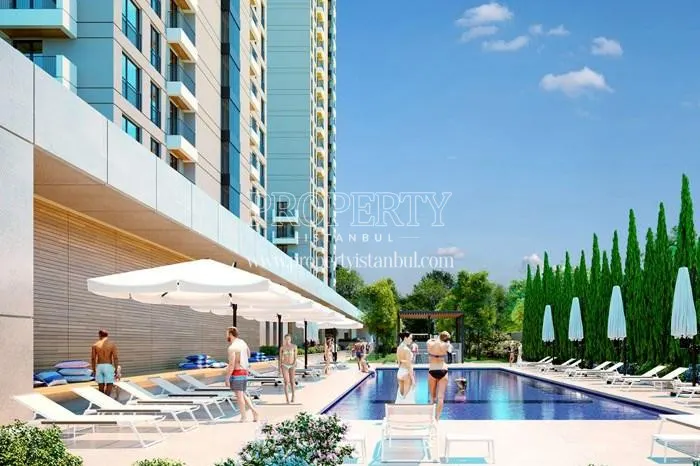 The outdoor swimming pool in the Prava Kartal compound