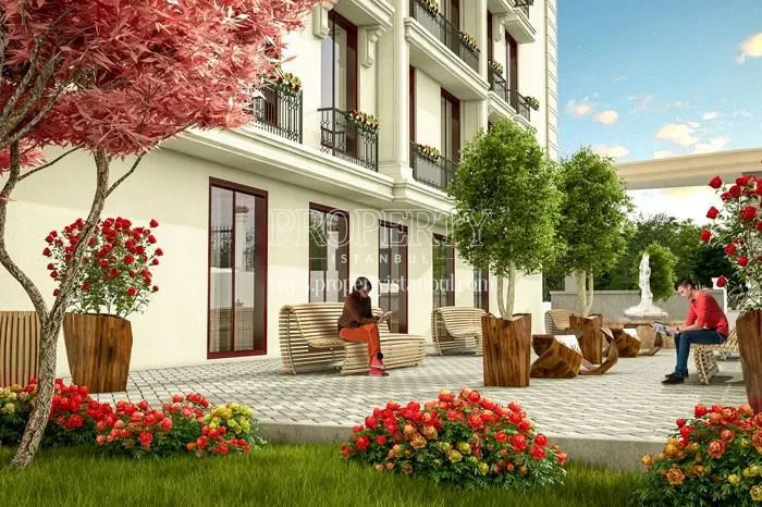 Quadrom Palas residents resting in the verdant garden of the compound