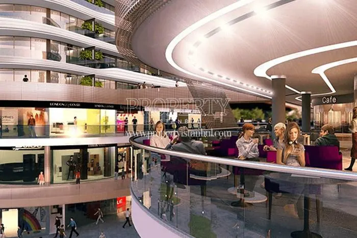 The cafe in the shopping center in Real Merter
