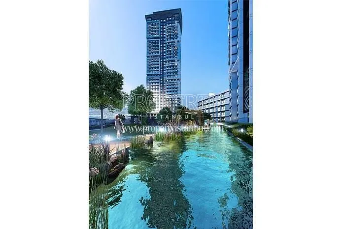 Artificial lake in Referans Kartal Towers