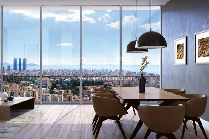 Brown dining table in Renovia Istanbul