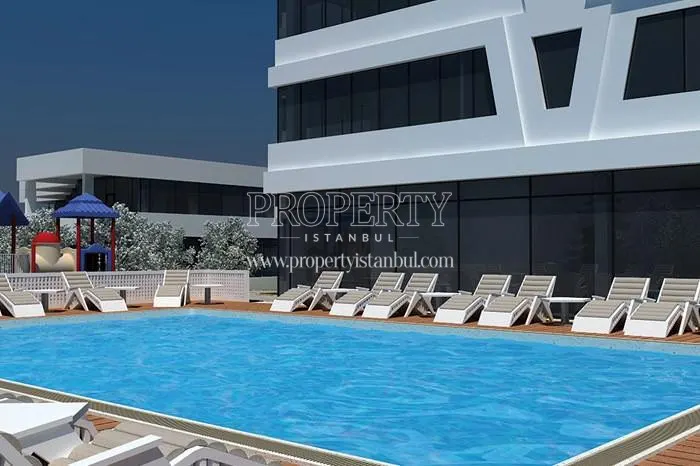 The outdoor swimming pool of Residence Eagle