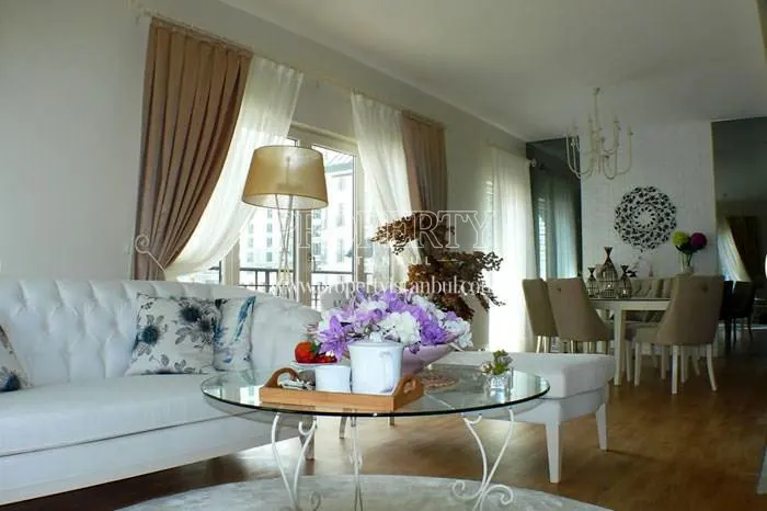 One of the living rooms in Rings Istanbul