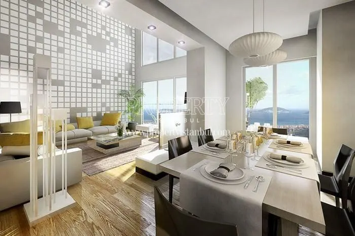 Dining table in a spacious living room in Ronesans Sayfiye
