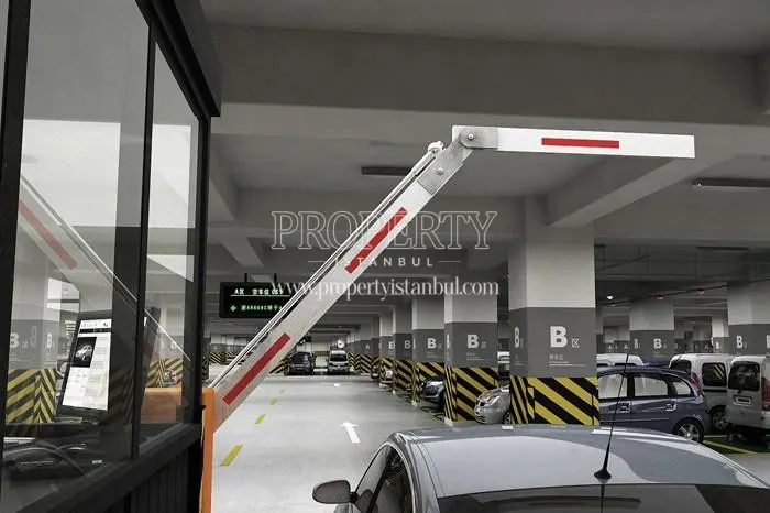 The garage in Saral Life