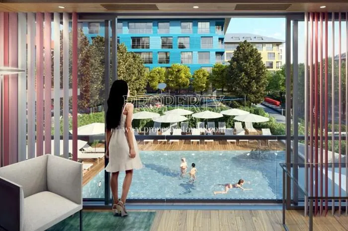The outdoor swimming pool in Sariyer Panaroma Life