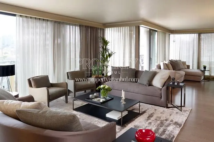 Spacious living room in Savoy Ulus