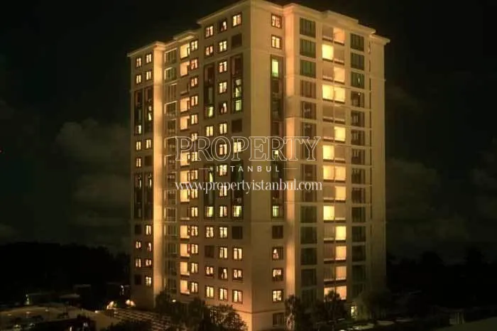 Seckinler Inci Evleri building at night