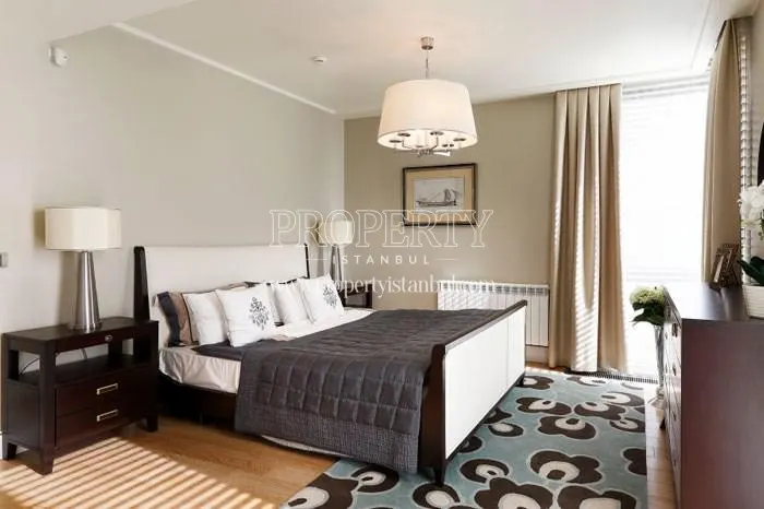 One of the master bedrooms in Sehrizar Konaklari