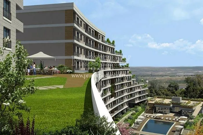 The garden on one of the balconies in Selective Port