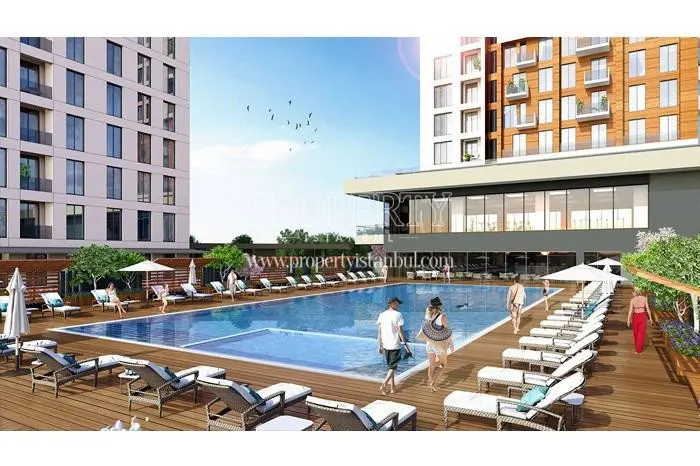 The outdoor swimming pool in Self Istanbul