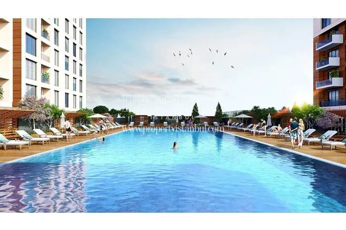 The outdoor swimming pool in Self Istanbul