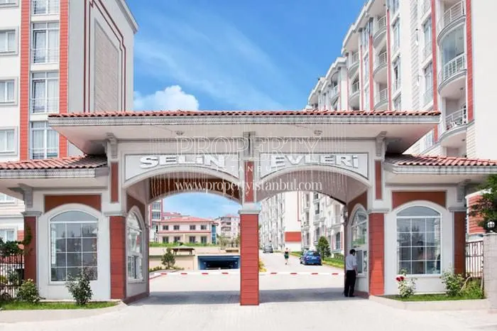 The entrance of the Selin Evleri compound
