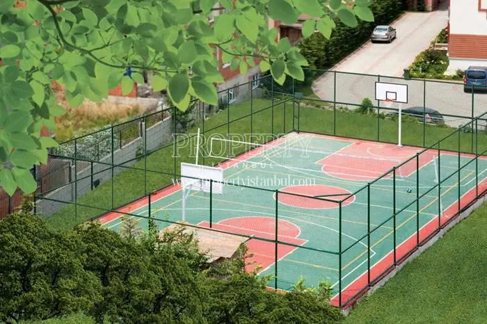 Basketball court in Selin Evleri
