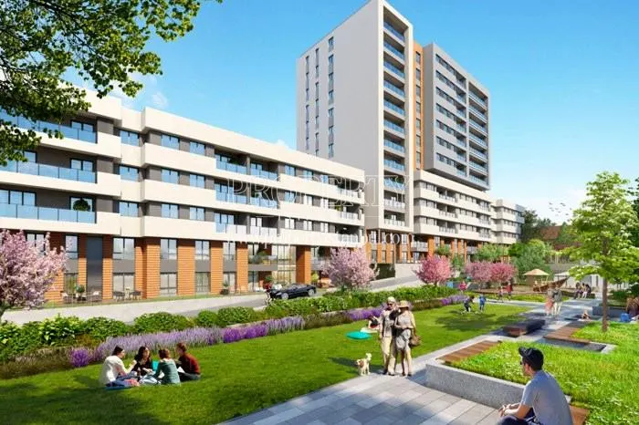The residents having a picnic in the Semt Bahcekent garden