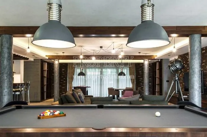Billiard hall in Seven Four Life Acibadem