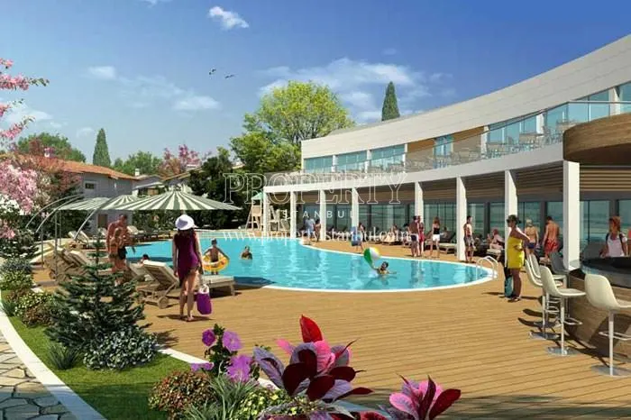 The outdoor swimming pool of Soytez Vadi Evleri